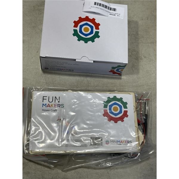 25 NEW FUN MAKERS HOVER CRAFT KITS AND GLUE GUN STAND W/ 20 STICKS
