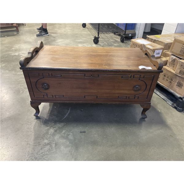 HONDERICH CEDAR LINED CHEST, MADE IN ONTARIO