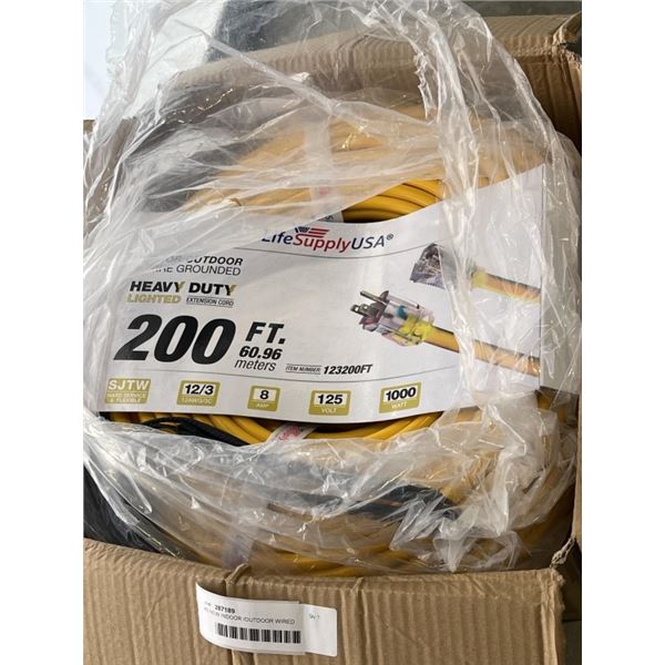 AS NEW INDOOR /OUTDOOR WIRED GROUNED 200FT 12AWG 8 AMP 125 VOLTS 1000WATS EXTENTION CORD