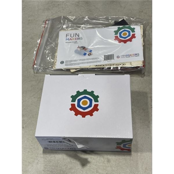 25 NEW FUN MAKERS HOVER CRAFT KITS AND GLUE GUN STAND W/ 20 STICKS