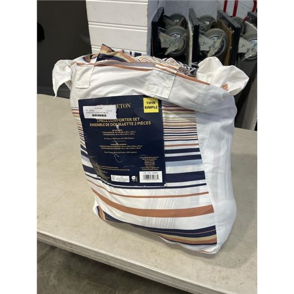 AS NEW PENDLETON TWO-PIECE TWIN SIZE COMFORTER SET