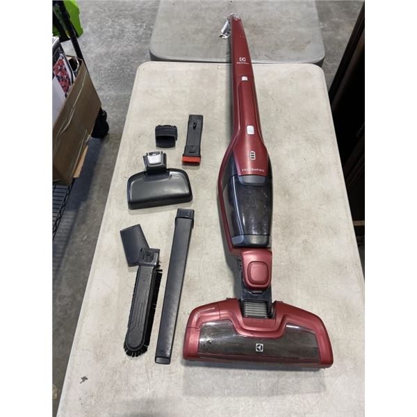 ELECTROLUX ERGO RAPIDO CORDLESS VACUUM WORKING