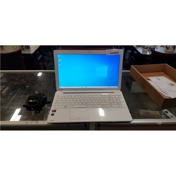 TOSHIBA SATELITE AMD A6 16 INCH LAPTOP WITH POWER SUPPLY, WINDOWS 10 UPDATES READY TO USE