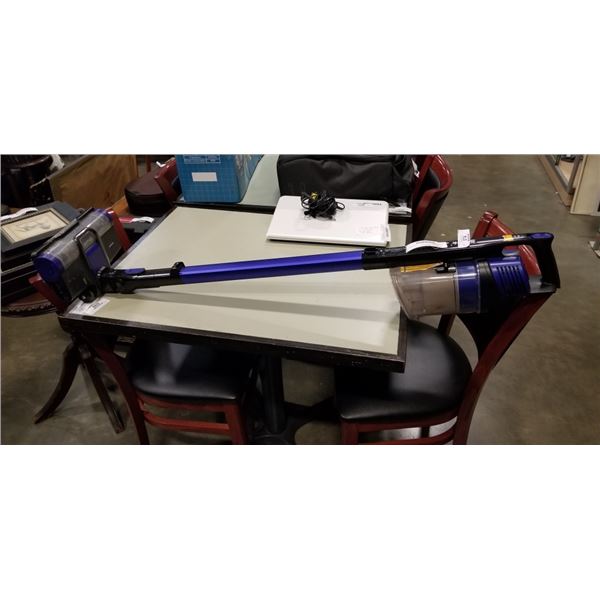 SHARK CORDLESS STICK VACUUM