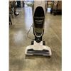 Image 3 : EUREKA LIGHTSPEED 2-IN-1 CORDLESS VACUUM WITH CHARGING DOCK WORKING