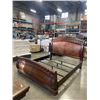 Image 2 : SOLID WOOD KING SIZE BEDFRAME