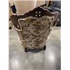 Image 4 : ORANTE HIGHLY CARVED LOVESEAT AND CHAIR