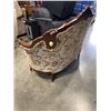 Image 7 : ORANTE HIGHLY CARVED LOVESEAT AND CHAIR