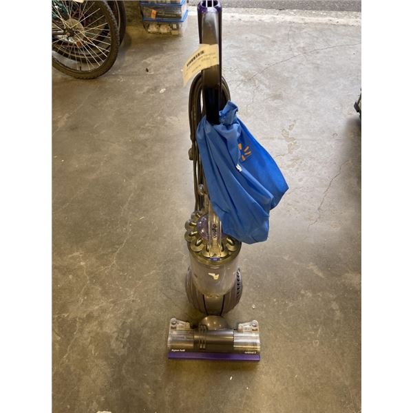 DYSON BALL ANIMAL 2 UPRIGHT VACUUM WORKING