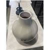 Image 4 : VINTAGE MILK GLASS LAMP AND MODERN GREY VASE