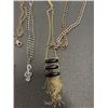 Image 2 : LARGE ASSORTMENT OF NECKLACES, SOME BROKEN