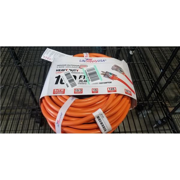 AS NEW INDOOR /OUTDOOR HEAVY DUTY 100FT 10AWG 125VOLTS 15 AMP ORANGE EXTENTION CORD