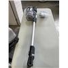 Image 2 : EUREKA 29 VOLT CORDLESS VACUUM WORKING