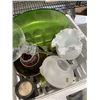 Image 4 : ASSORTED COLLECTIBLE GLASS AND PORCELAIN DECOR, MILK GLASS VASE ETC