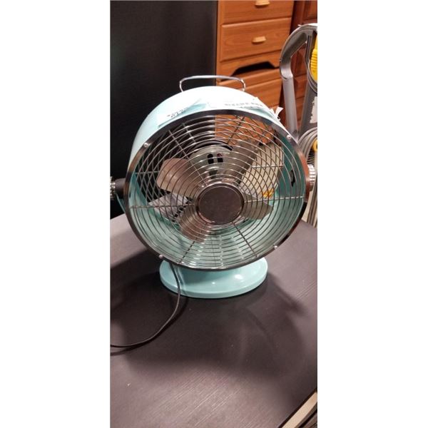 EMILY'S OFFICE FAN, WORKING