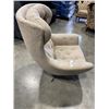 Image 3 : MCM SWIVEL TUFTED TUB CHAIR