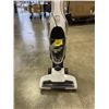 Image 3 : EUREKA LIGHTSPEED 2-IN-1 CORDLESS VACUUM WITH CHARGING DOCK WORKING