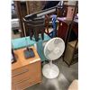 Image 1 : ADJUSTABLE READING LAMP AND FLOOR FAN