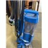 Image 5 : SHARK VACUUM CLEANER