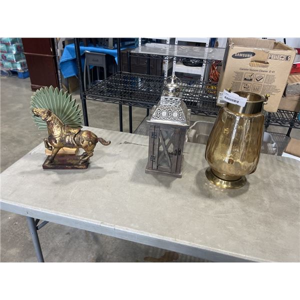 2 LANTERNS AND 2PC OF HOME DECOR