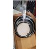 Image 2 : LOT OF TRAMONTINA FRYING PANS AND ELECTRIC KETTLE