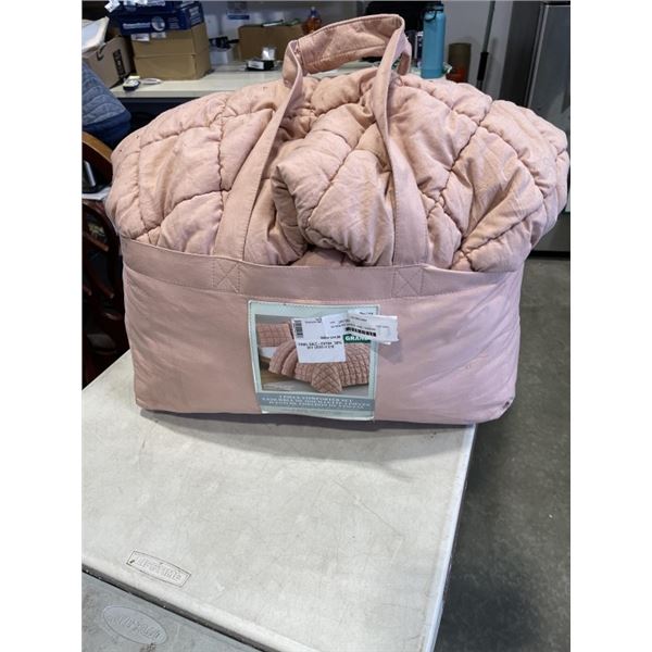 BRITANNICA  HOME  FASHIONS KING SIZE COMFORTER SET