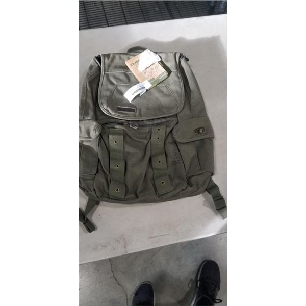 AS NEW DAKINE OUTPOST OLIVE CANVAS BACK PACK, LIGHTLY USED WITH TAGS