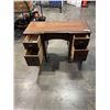 Image 3 : ANTIQUE VANITY DRESSER