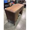 Image 4 : ANTIQUE VANITY DRESSER