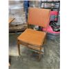 Image 5 : VINTAGE TEAK DRAW LEAF DINING TABLE WITH 4 UPHOLSTERED DINING CHAIRS