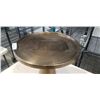 Image 2 : DECORATIVE ROUND ACCENT TABLE