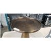 Image 4 : DECORATIVE ROUND ACCENT TABLE