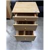 Image 2 : 3 DRAWER PINE NIGHT STAND