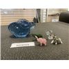 Image 1 : COLLECTION OF ANTIQUE ELEPHANT MINIATURES AND ART GLASS BUNNY