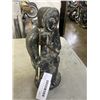 Image 2 : SOAP STONE CARVING, ESKIMO FIGURE