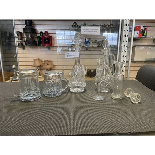 ANTIQUE PINWHEEL CRYSTAL DECANTER, GLASS DECANTER AND OTHER ANTIQUE GLASS ITEMS INCLUDING 2 GLASS ST