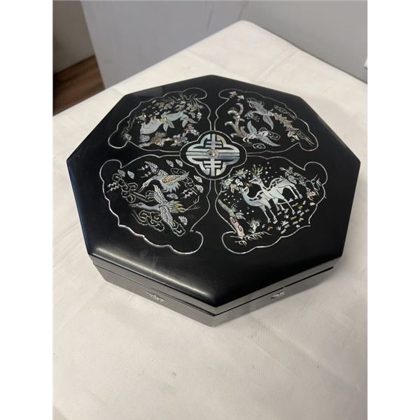 VINTAGE HAND CRAFTED MOTHER OF PEARL AND ABELONE INLAID BAKELITE JEWLERY BOX