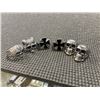 Image 4 : 2 SKULL XXL BUTTON UP SHIRTS, AND 6 RINGS