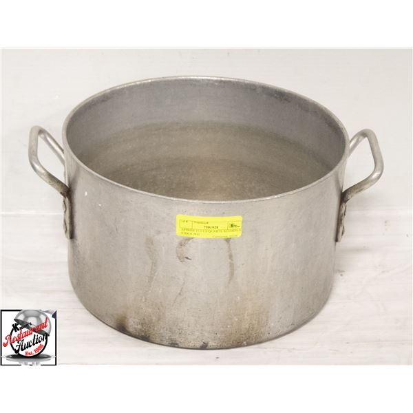 APPROX 15.5 US QUARTS ALUMINUM STOCK POT