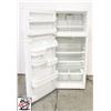 Image 3 : INGLIS 18 CU.FT 28" WIDE REFRIGERATOR