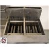 Image 4 : 4-BANK PITCO FRIALATOR DEEPFRYER LINE W/ MIDDLE