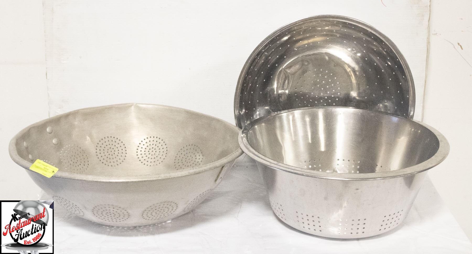 3 LARGE COLLANDERS