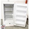 Image 3 : KENMORE COMPACT 24" UPRIGHT FREEZER