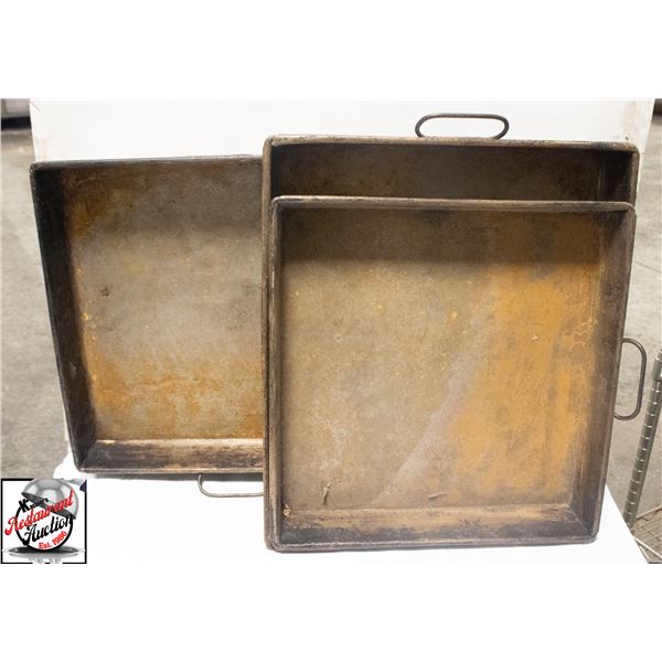 ASSORTED ROASTING PANS