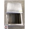Image 2 : 22" X 15.5" X 20" STAINLESS STEEL ICE BIN
