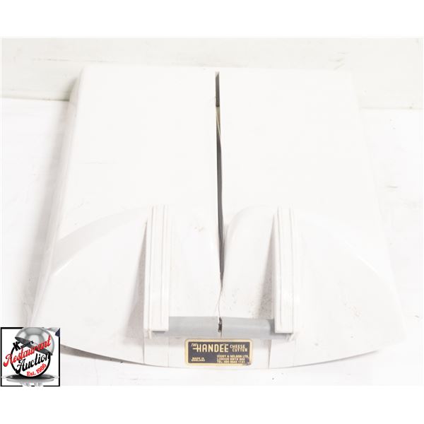 THE HANDEE CHEESE CUTTER