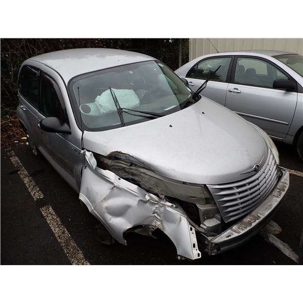 Vehicle photo 2