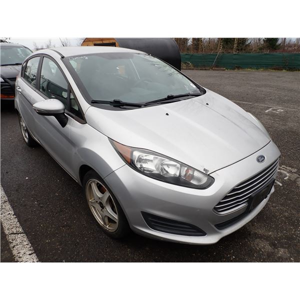 Vehicle photo 2