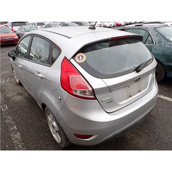 Vehicle photo 4