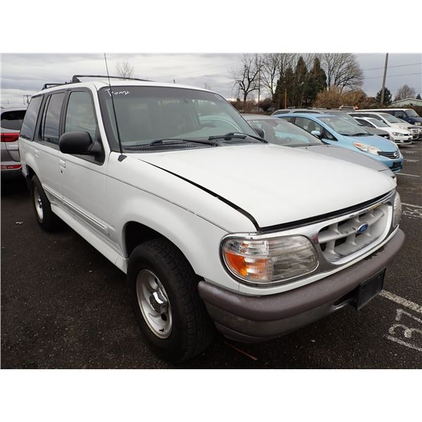 Vehicle photo 2